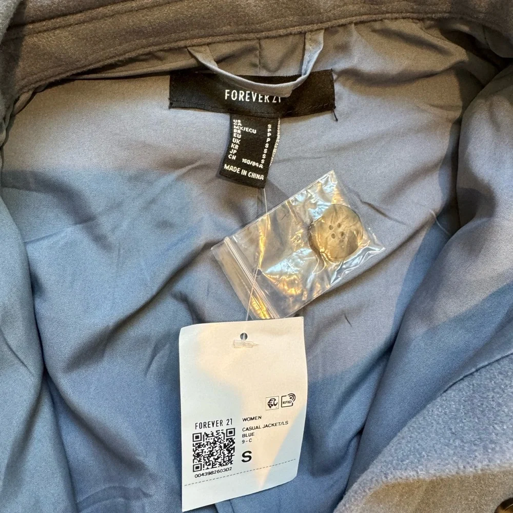 Shacket - Picture 2 of 3